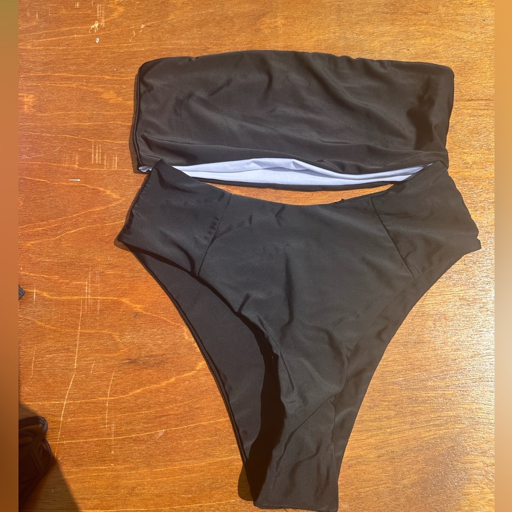 Women’s bathing suit